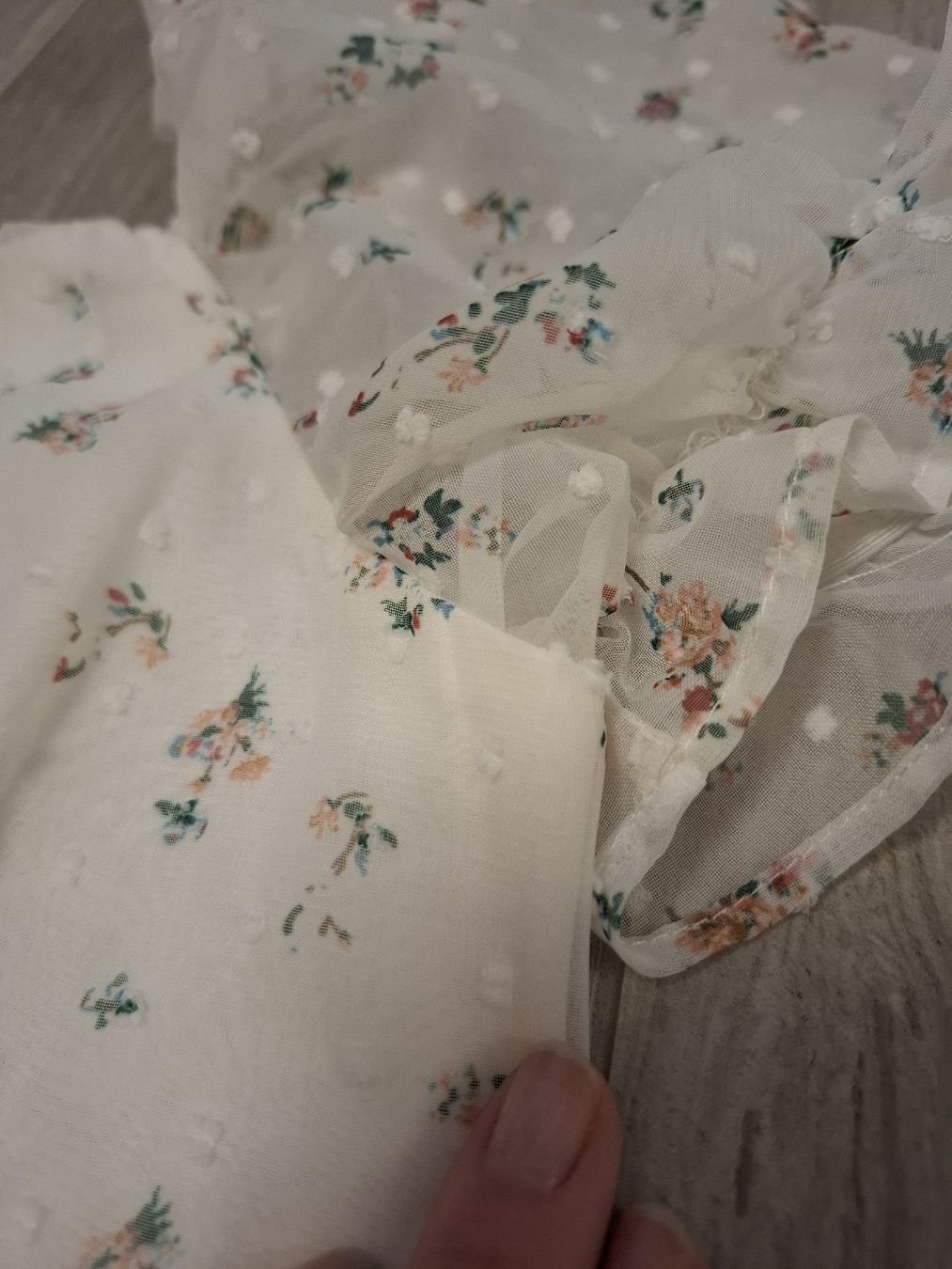 Shein Top: Top blanc avec fleurs – Usato da Ecublens FR venduto da ame_y8tq 3