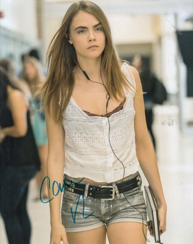 Autographes: Cara Delevingne - orig. sign. Grossfoto – D'occasion à Egg b. Zürich par Dbunny