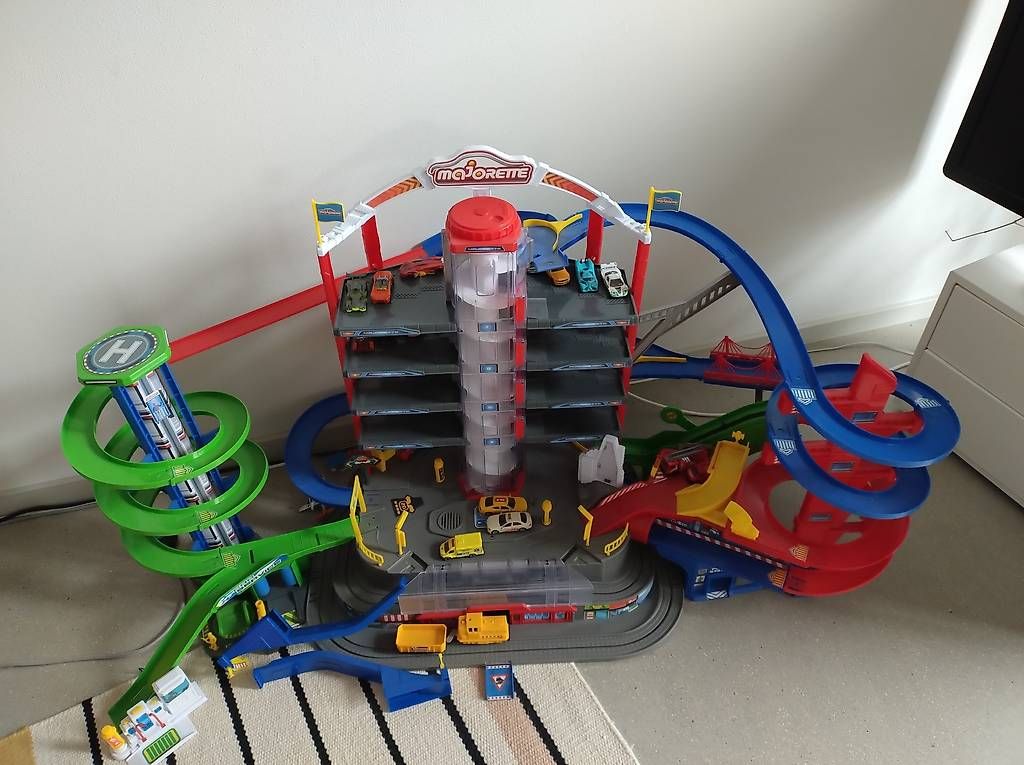 Majorette Giocattoli: Majorette Super City Garage – Usato da Bern venduto da davenzin