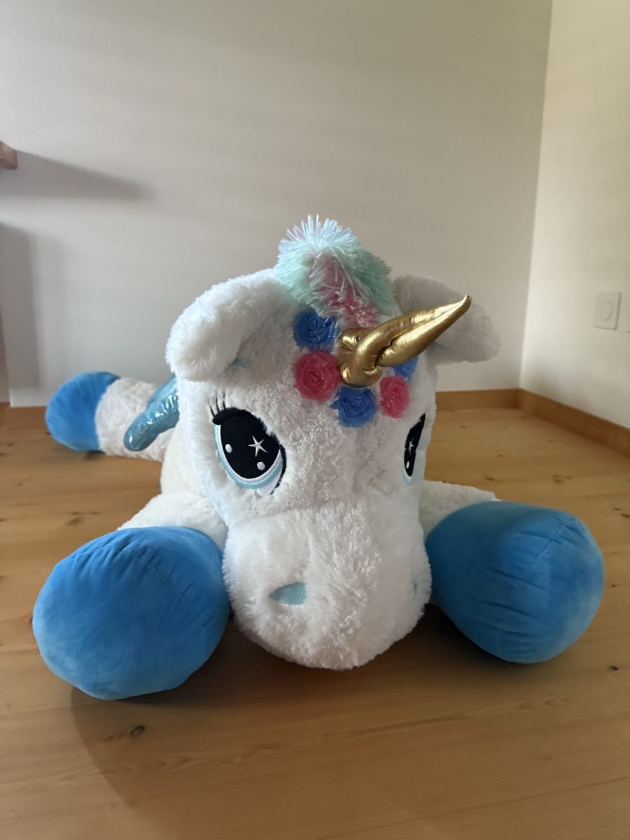 Spielzeuge: Plüsch Einhorn XXL – Gebraucht aus Hinwil von jen_z8kr