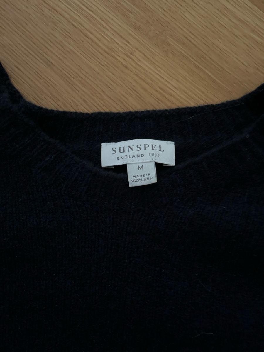 Maglioni & Felpe: Merino Pullover dunkelblau Grösse M guter Zustand – Usato da Zürich venduto da Saratue 1