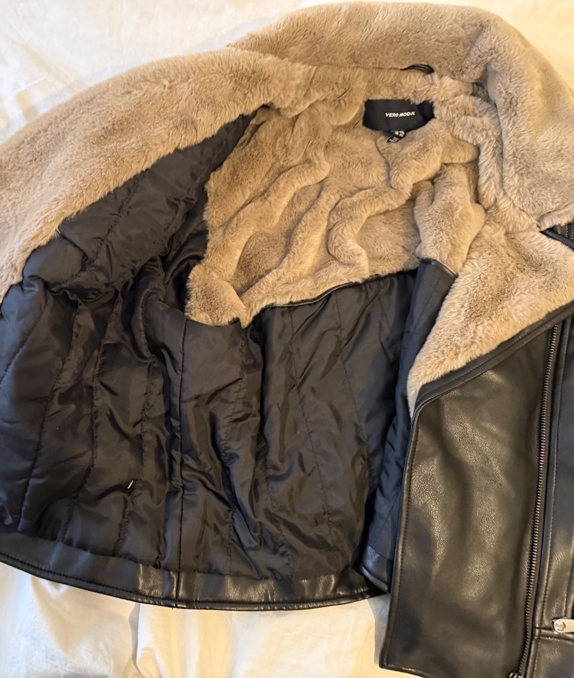 Vestes: Damen Leder Jacke – D'occasion à Zürich par guille.arg 3