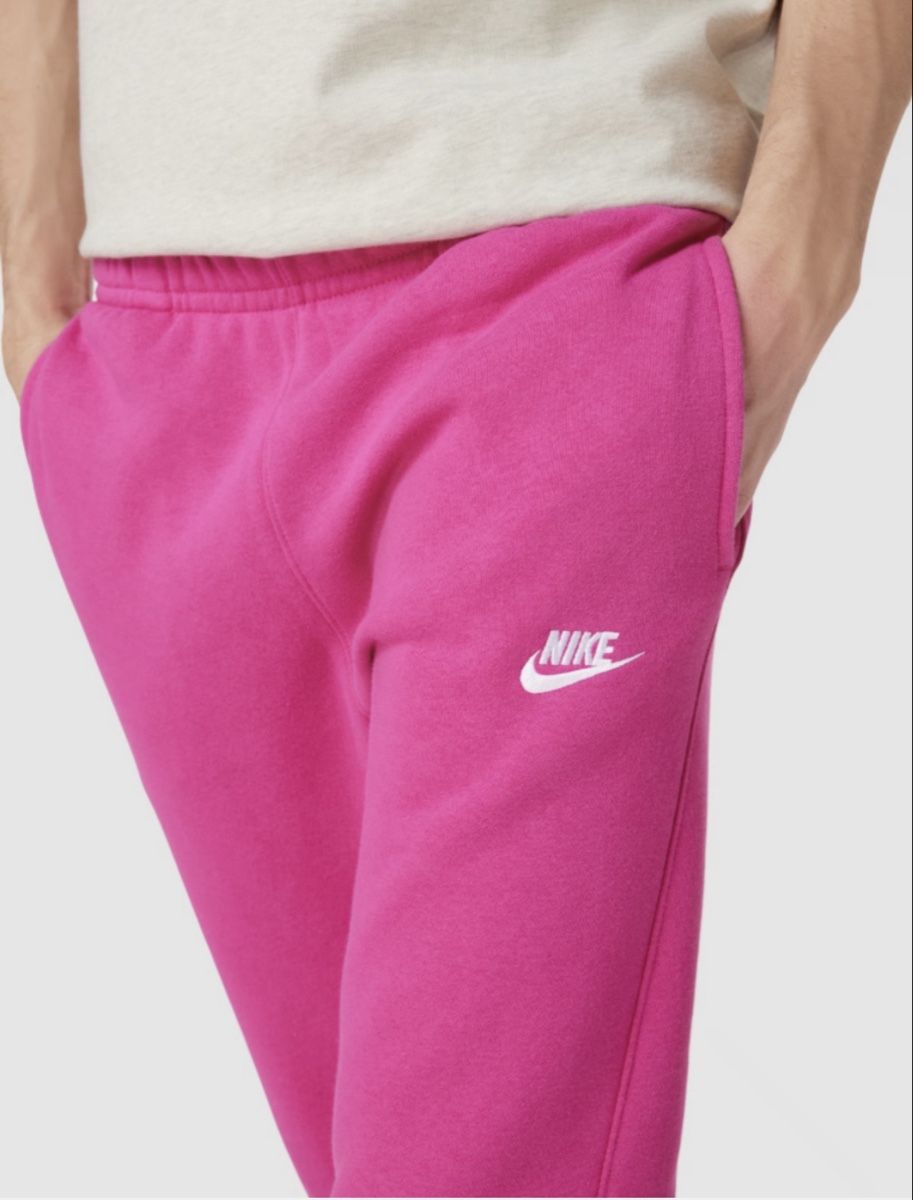 Nike Pantaloni: Nike Hose Trainerhose Sporthose  – Usato da Obfelden venduto da cesarina10