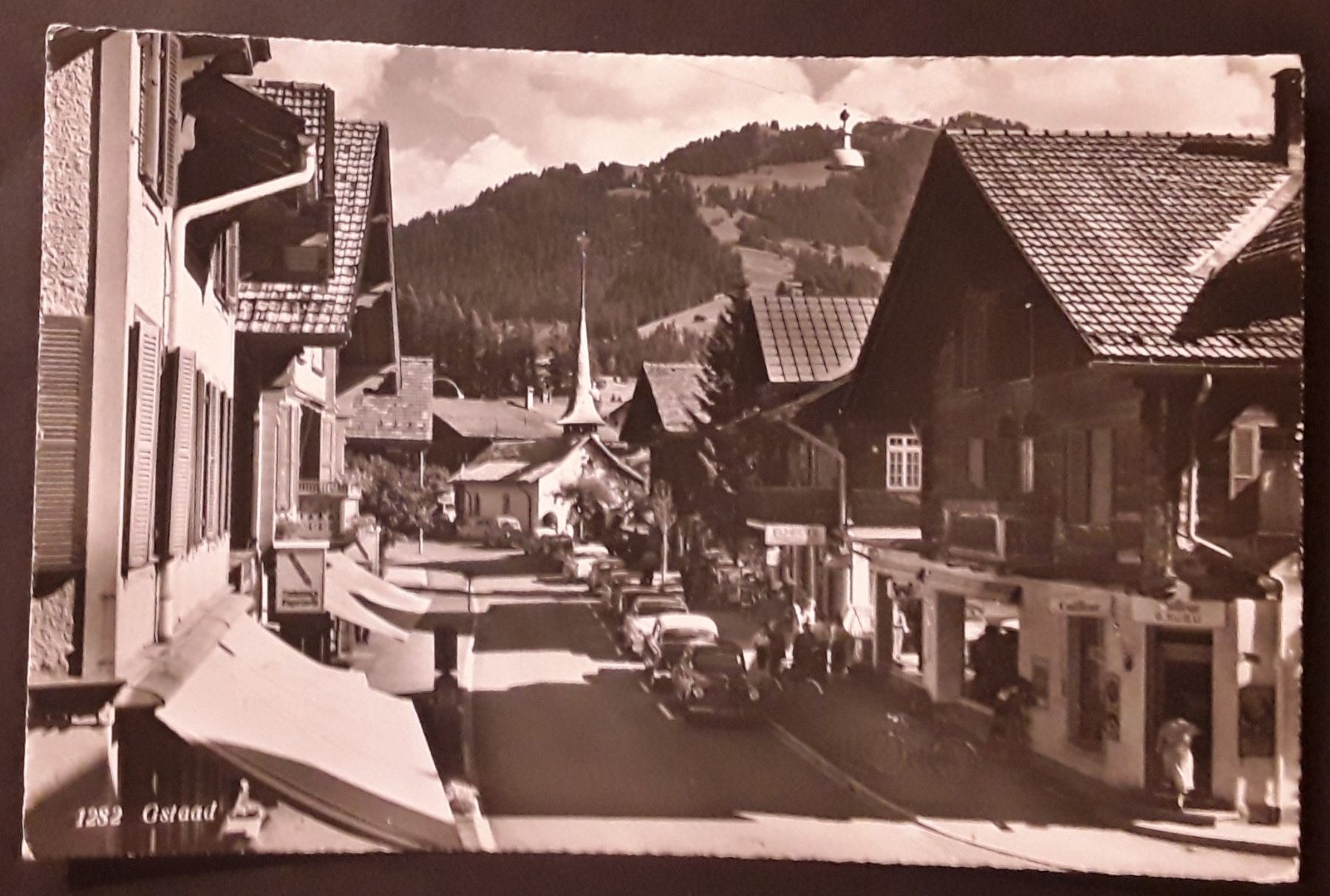 Cartoline postali: 1961: AK  Gstaad – Usato da Walperswil venduto da Tcheidi