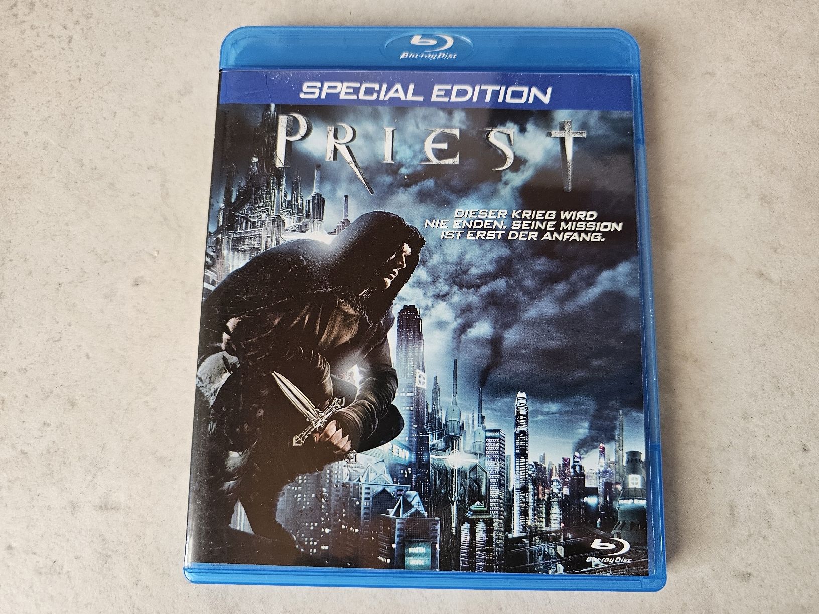 Tutti i DVDs: Priest  /  Bluray Special Edition – Usato da Schneisingen venduto da backstore24