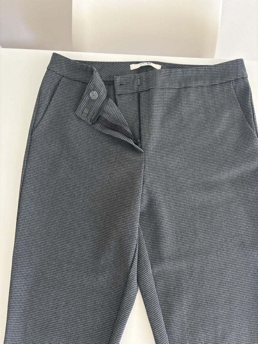 Pantaloni: Zwei Cropped-Hosen Gr. M – Usato da Herisau venduto da sen_8w8b 4