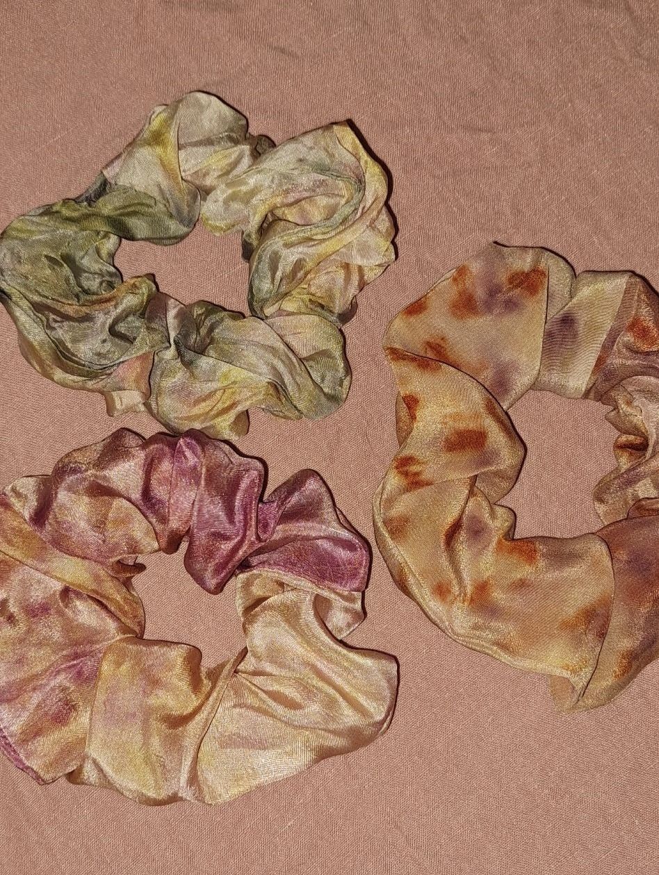 Accessori per capelli: 5 pflanzen gefärbte Scrunchies – Nuovo (secondo la descrizione) da Richterswil venduto da Viorella 1