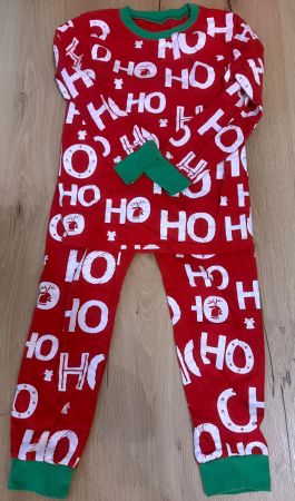 Weihnachtspyjama Größe 128.