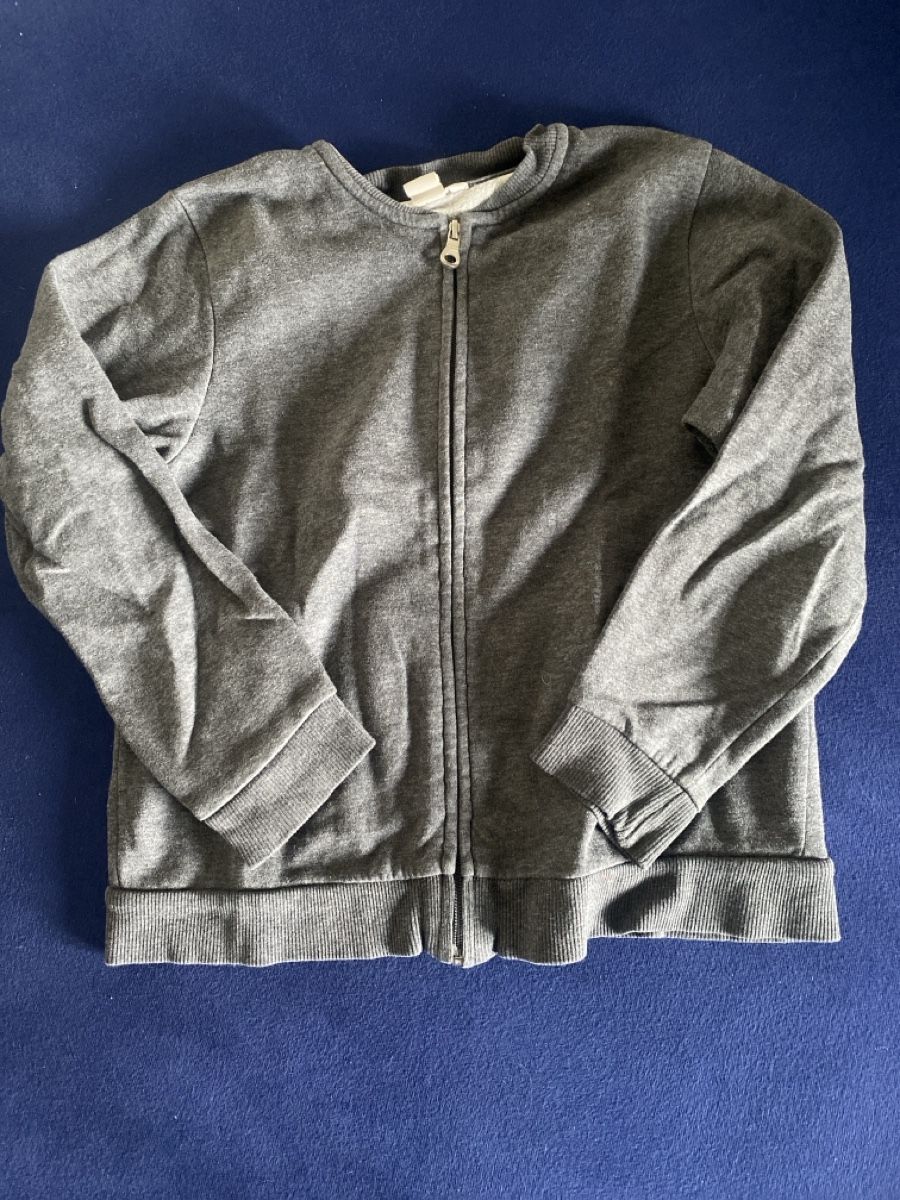 H&M Completi: Grauer Jogginganzug, H&M, Grösse 134 – Usato da Zürich venduto da sar_7s87 1