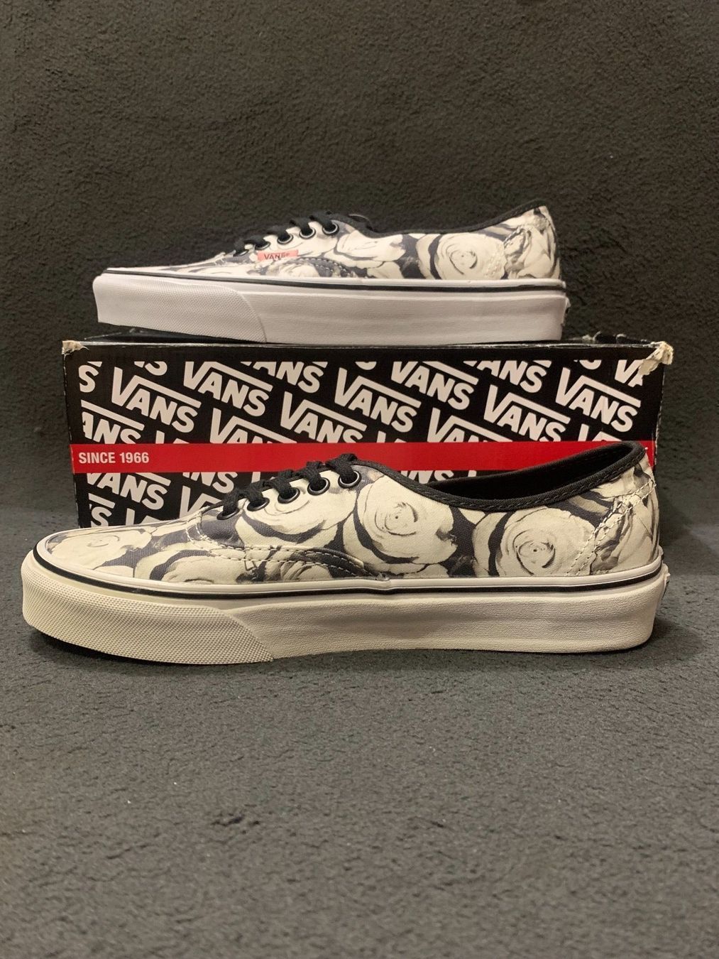 Vans Herrenschuhe: Vans Authentic , Grösse EU 40 – Neu und originalverpackt aus Zürich von LIQUIDATOR.CP