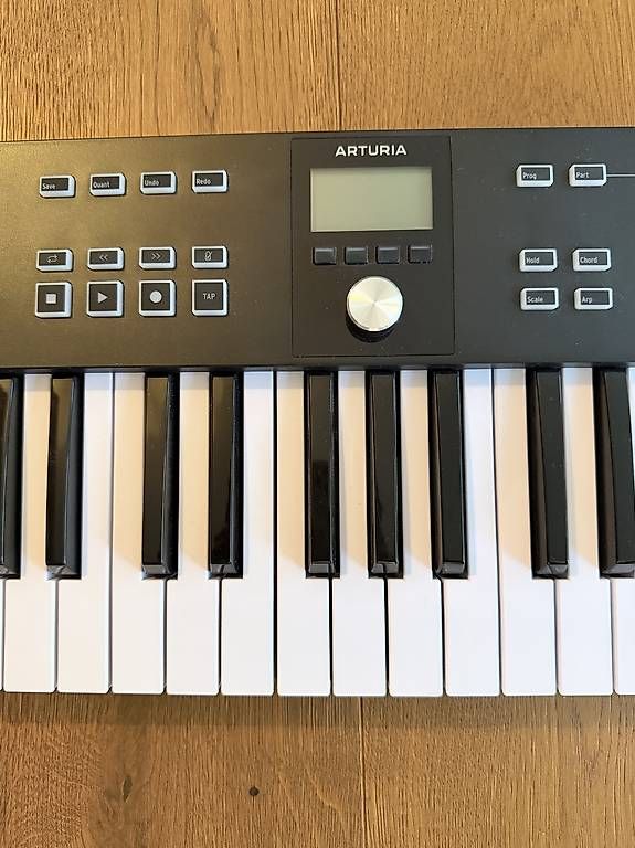 Strumenti musicali: Arturia KeyLab Essential 61 Mk3 Black – Usato da Aarau venduto da chr_v7x7 2