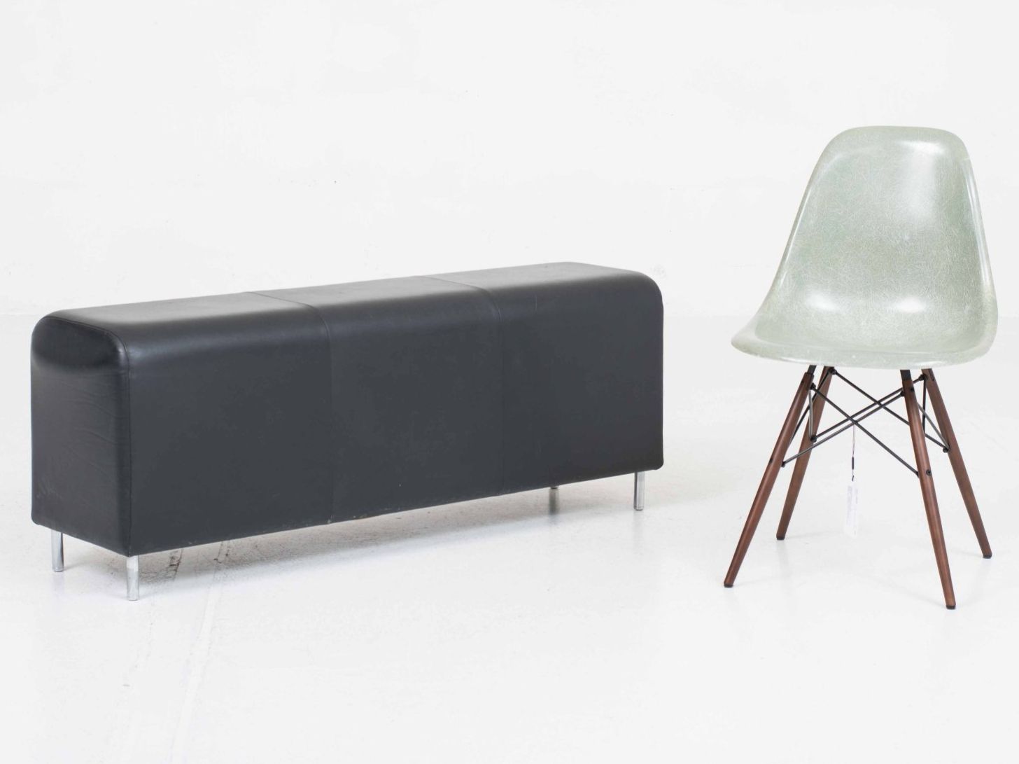 Panchine: Vitra Bench III von Jasper Morrison in schwarzem Leder – Usato da Zürich venduto da STUZH38