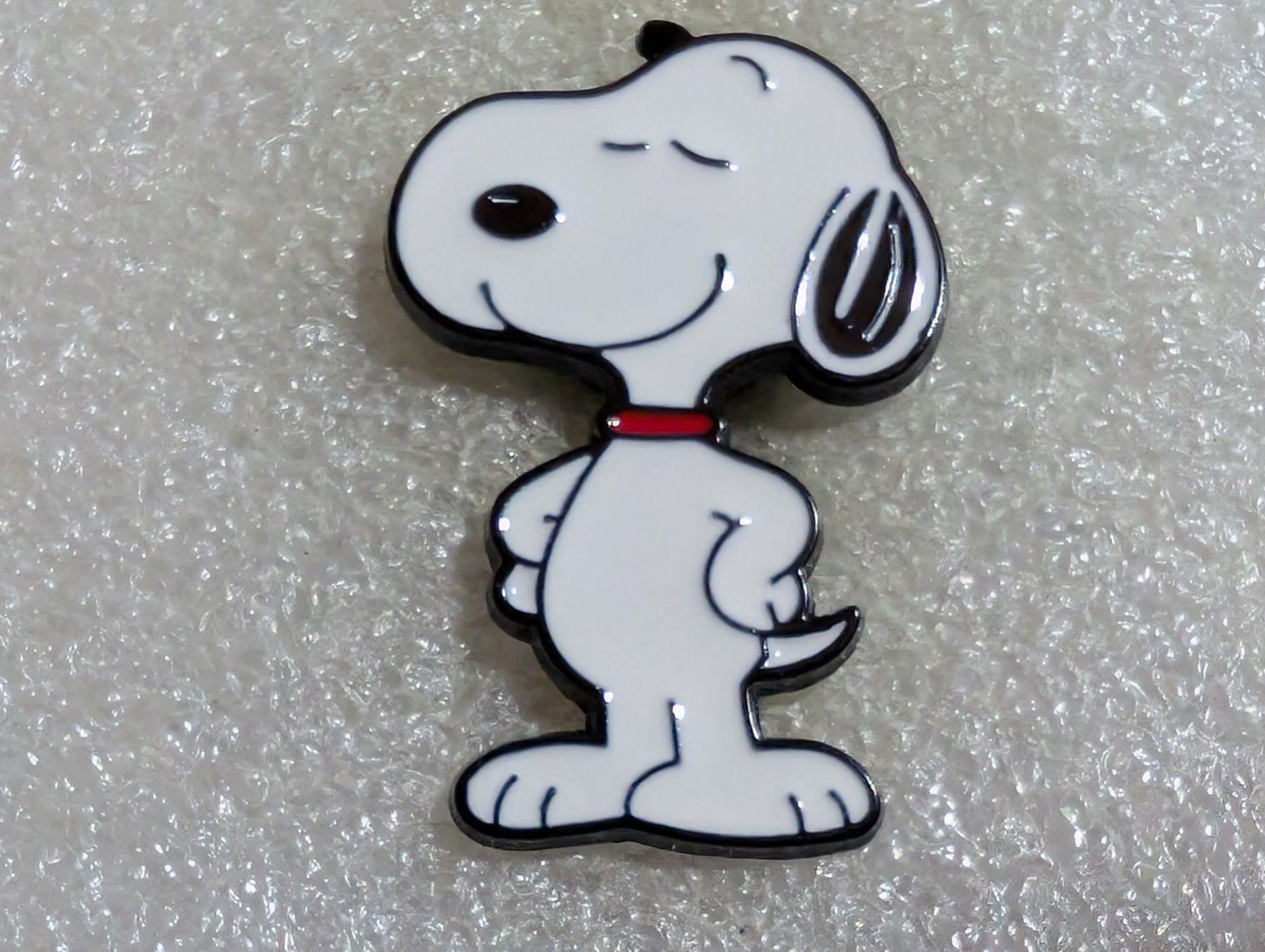 Placchette & Badge: Ansteckbutton 241: Snoopy – Usato da Oppligen venduto da Pin-Fall-Shop