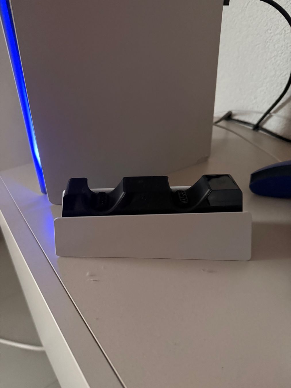 Sony Console: PlayStation 5 + Zwei Controller, Headset, Ladegerät – Usato da Wünnewil venduto da san_h9dv 2