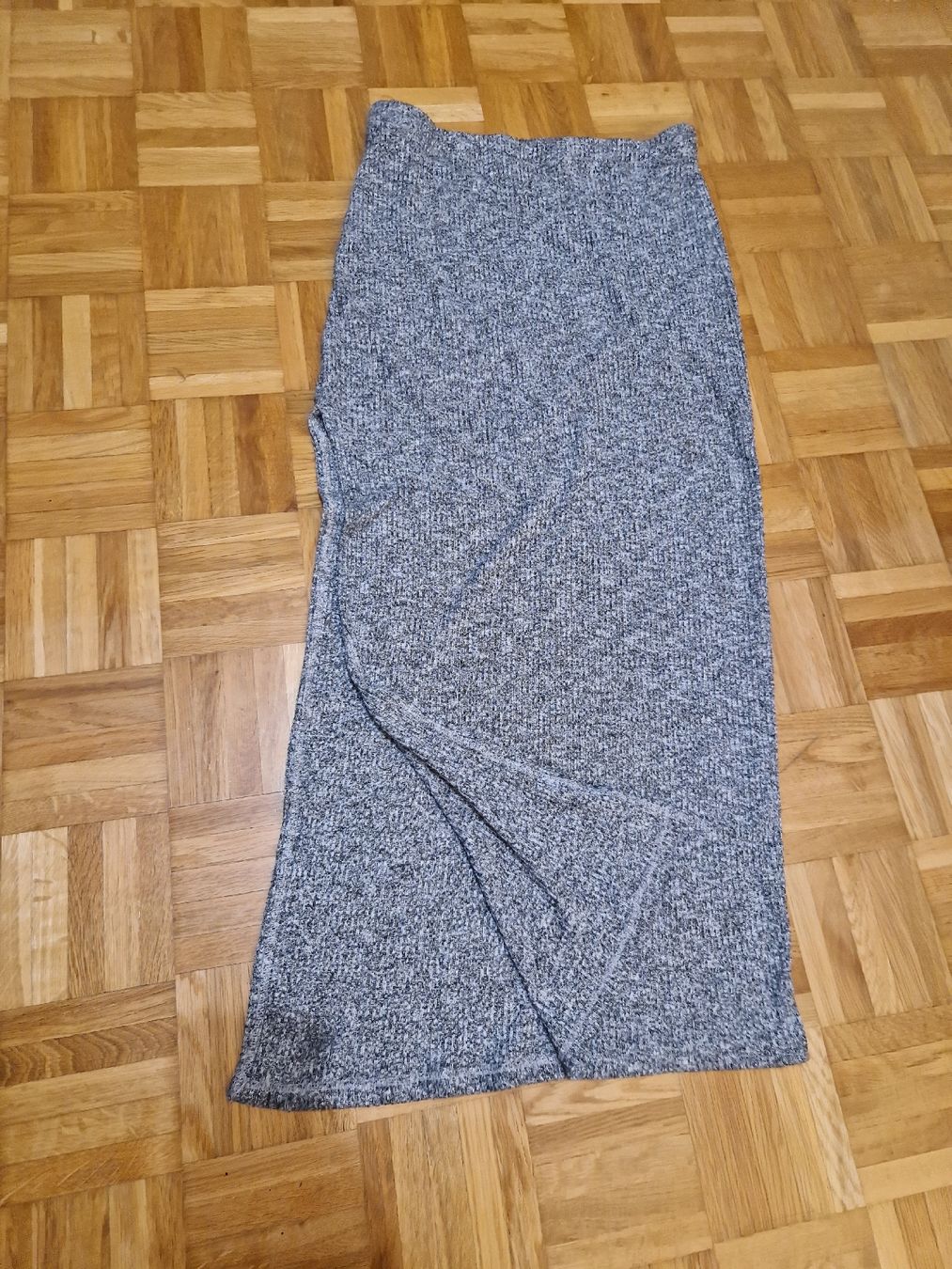 Jupes: Grey skirt - size M – D'occasion à Allschwil par IreneTu