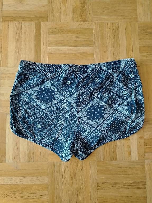 Pantalons: Pantaloncini – Neuf (Voir description) à Davesco-Soragno par Mia_sii 2