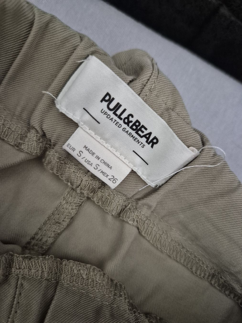Pantaloni: PULL&BEAR Shorts beige Grösse S neu – Nuovo e nell'imballaggio originale da Zürich venduto da mit_jz2x 1