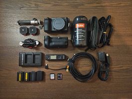 Sony Alpha 6500 Komplettpaket (inkl. 4 Akkus & 128GB SD)