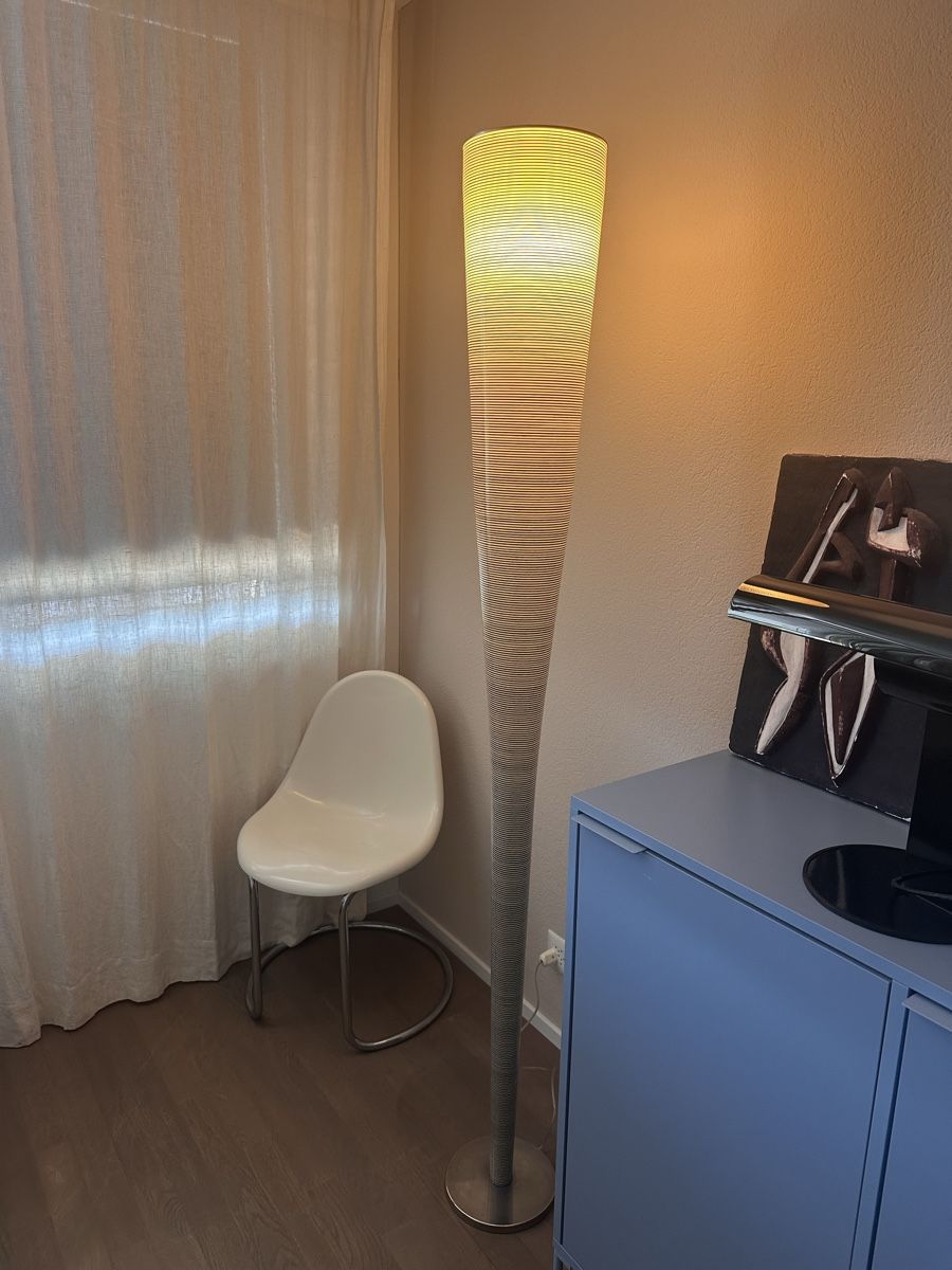 Foscarini Lampade: Foscarini Mite Stehleuchte – Usato da Luzern venduto da cam_f7qx 1