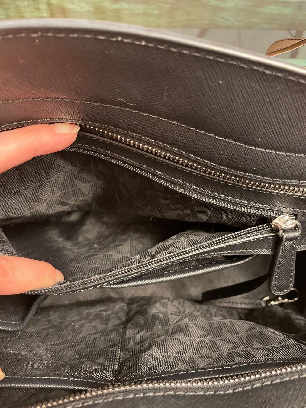 Michael Kors Taschen für Damen: Michael Kors Selma Large Schwarz/Silber – Gebraucht aus Konolfingen von likeacat 6