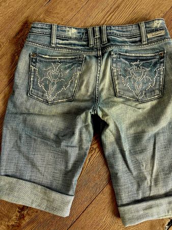 Jeansshorts Damen Grösse 26  mit Steinen