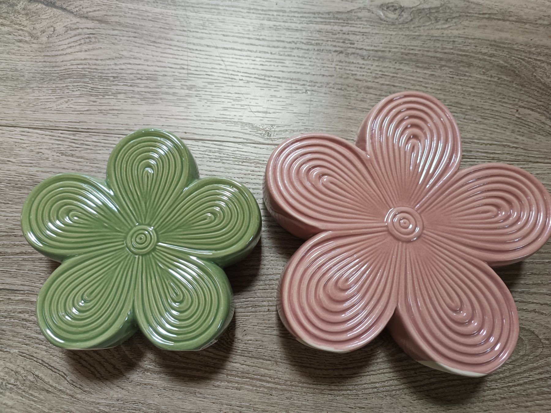 Tutte le decorazioni: 2 x Dekoblumen – Usato da Bätterkinden venduto da Elefantenzoo