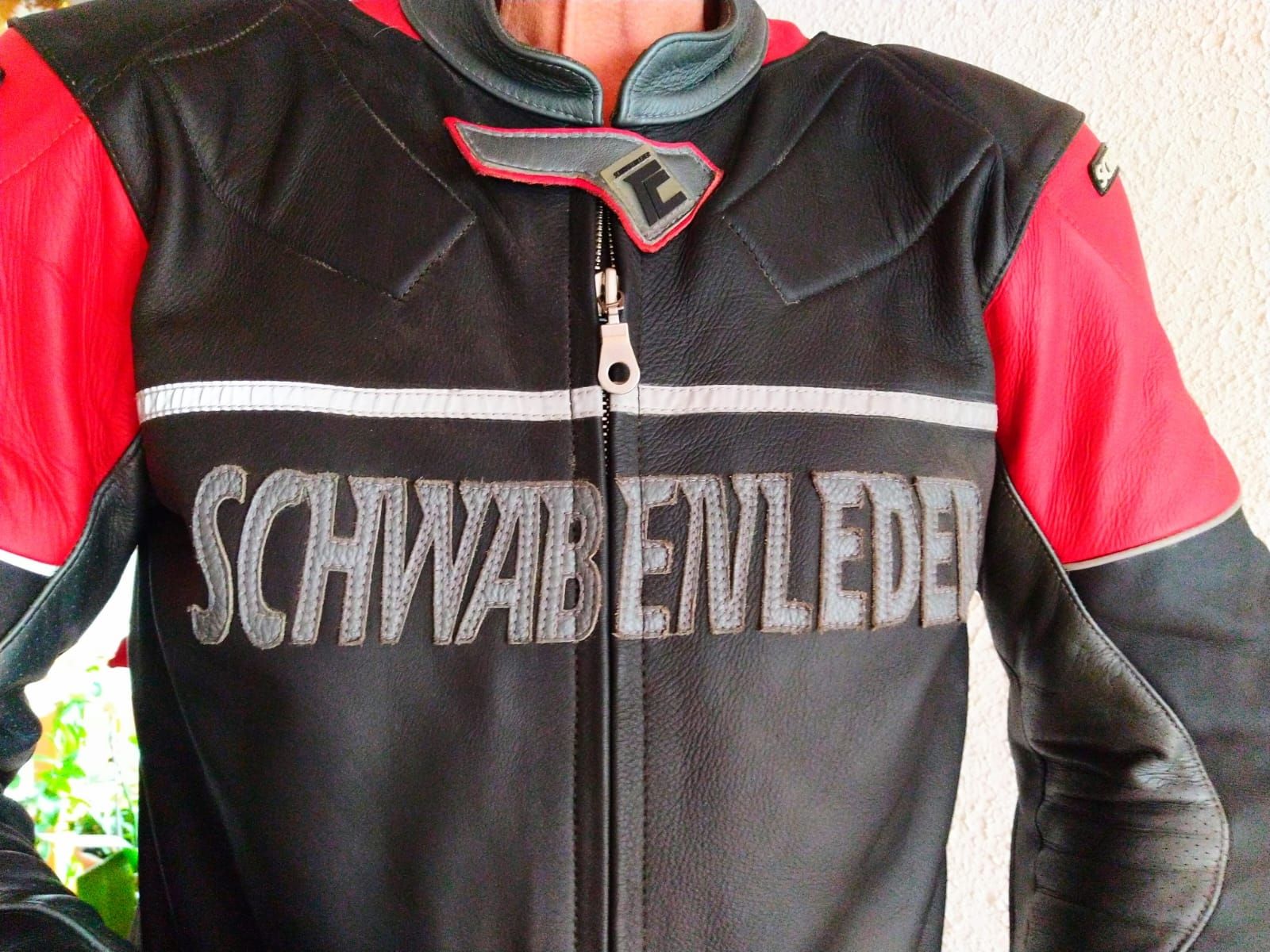 Completi: Lederkombi Schwabenleder Motorrad – Usato da Bern venduto da hugentobleroune 2