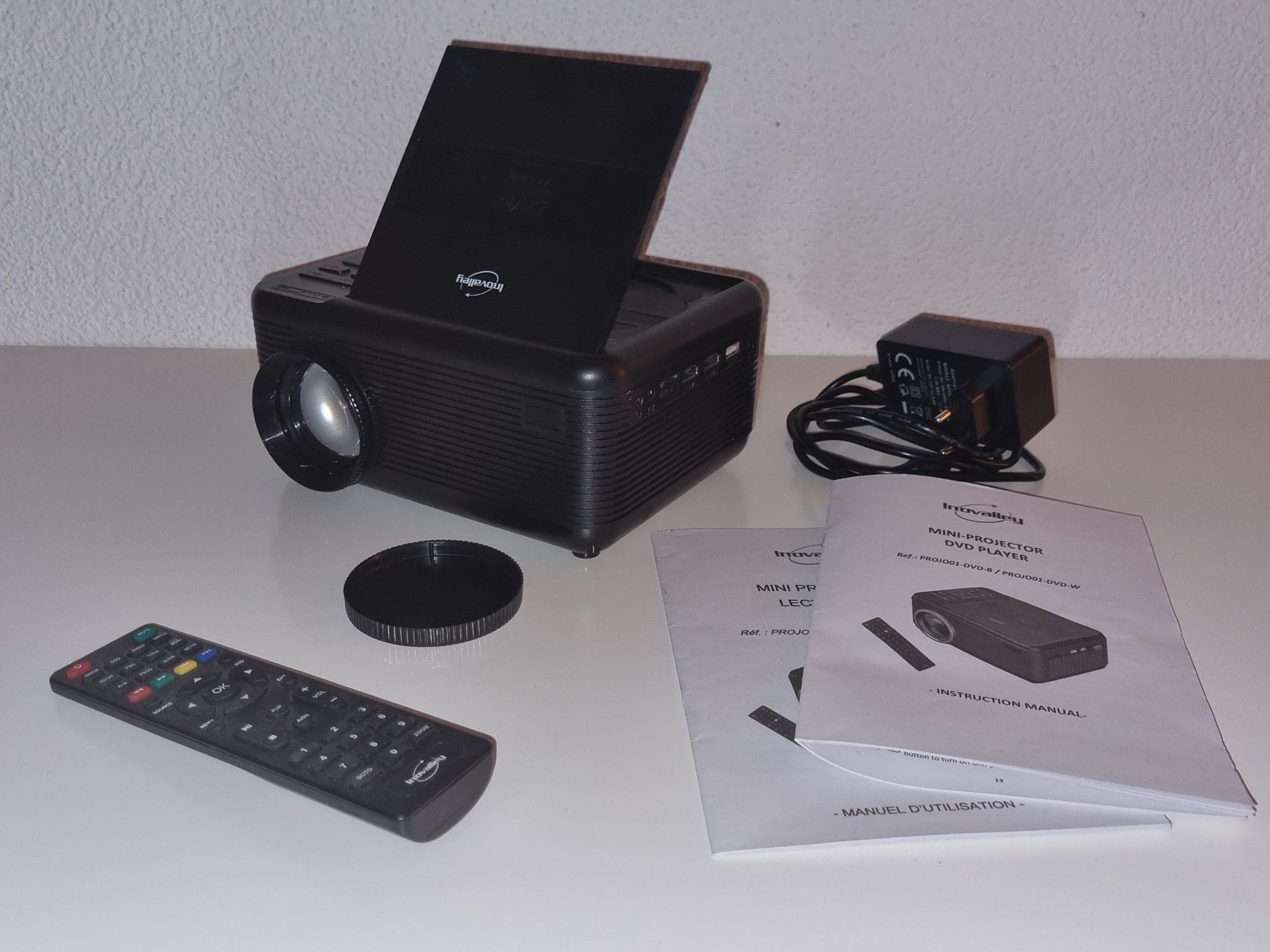 Proiettori: Mini-Projektor & DVD-Player – Usato da Ehrendingen venduto da Thomas_2 1