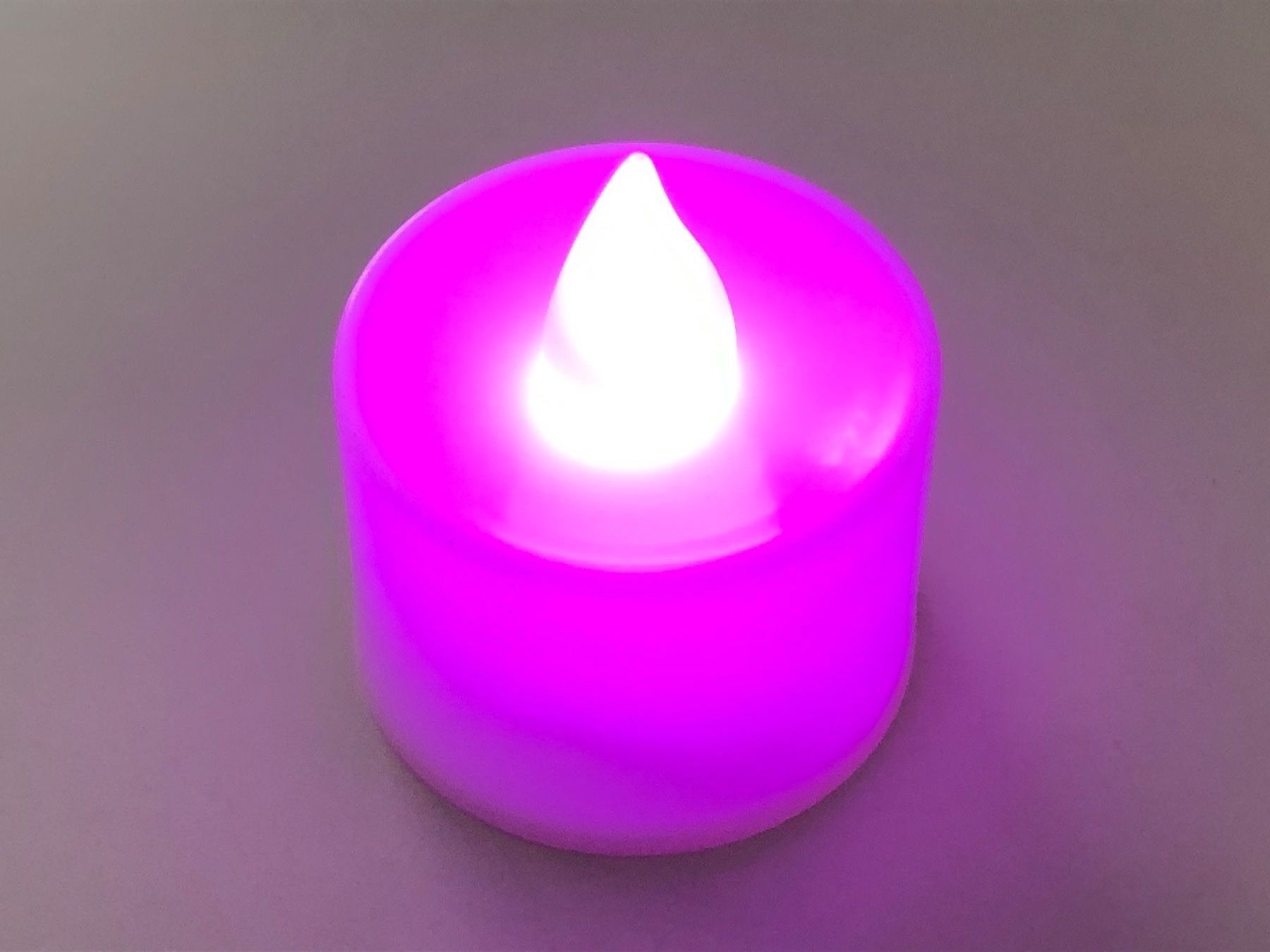Candele: LED Kerze, mit Flammeneffekt, rosa – Nuovo (secondo la descrizione) da Wettingen venduto da Chnoelleli 1