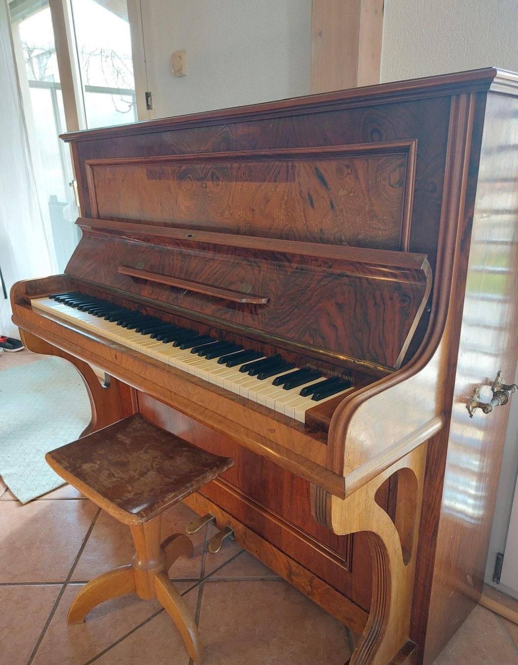 Strumenti musicali: Klavier mit Stuhl – Usato da Laufen venduto da nightparrot