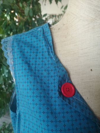 Robe tunique en coton, dentelles et boutons ! Taille L