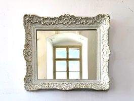 Antiker Wandspiegel mit Stuckdekor – Barock/Landhausstil