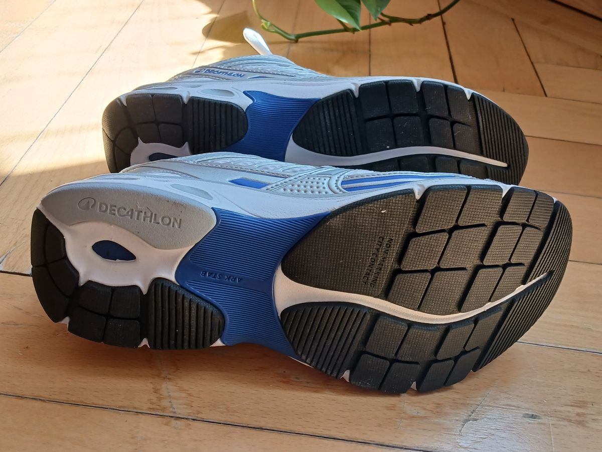 Decathlon Scarpe da uomo: Chaussures de course Decathlon blanches et bleues Taille 39 – Nuovo (secondo la descrizione) da La Chaux-de-Fonds venduto da offnoise 3