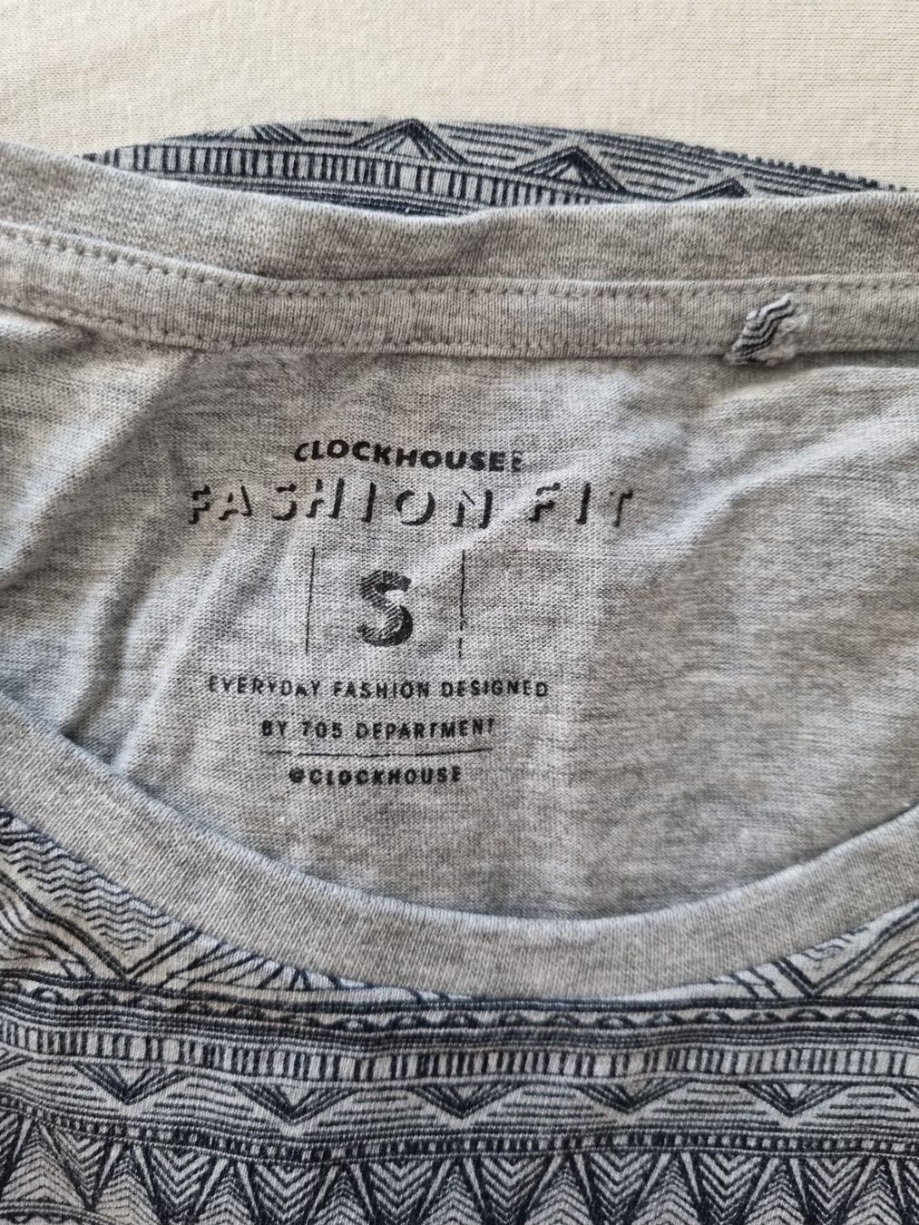 C&A T-shirt: Schönes T-Shirt "Clockhouse" (Gr. S) – Usato da Gams venduto da tischi97 2