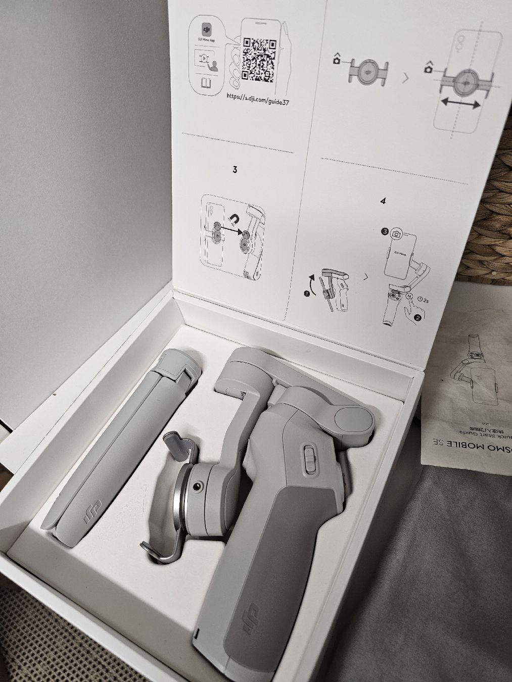 DJI Trépieds & Accessoires: DJI Osmo Mobile SE – Neuf (Voir description) à Diessbach b. Büren par MoniaSpeich 3
