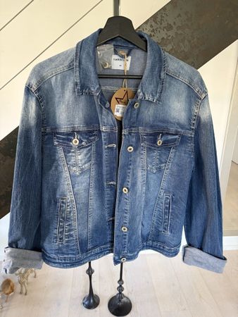 Neue Jeansjacke 44 XL