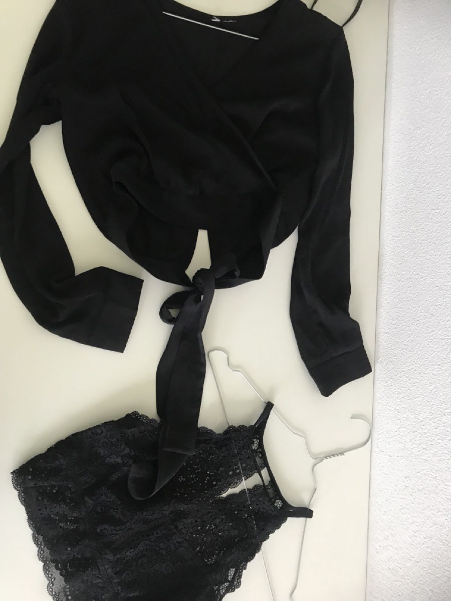 Tops: 2 elegante, sexy Tops- bespndere Rückenbinde – Gebraucht aus Rothrist von ilodj