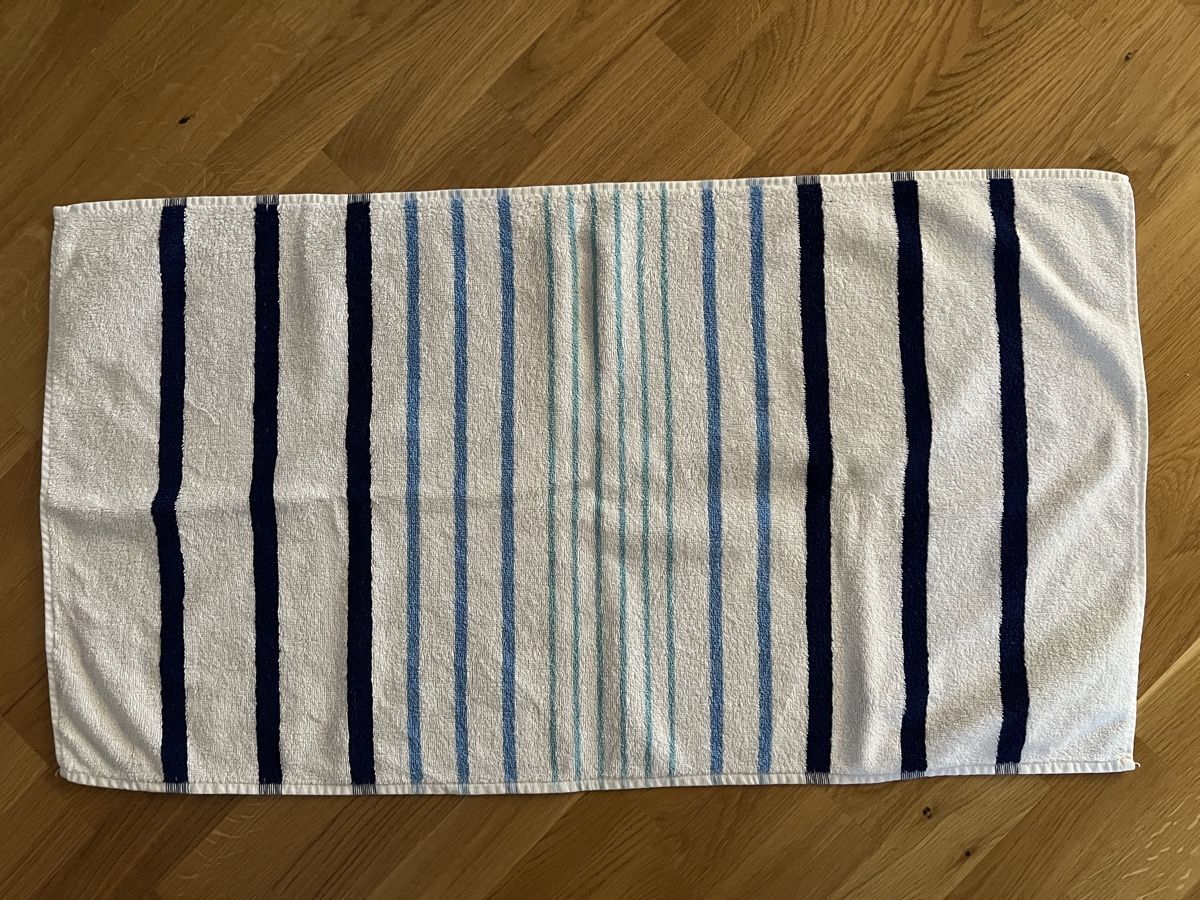 Teli da bagno: Badeteppich/Badetuch gestreift 100% Baumwolle – Usato da Basel venduto da clembou