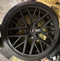 Momo Felgen 22 Zoll mit Michelin Reifen 275/35 R22 Satz