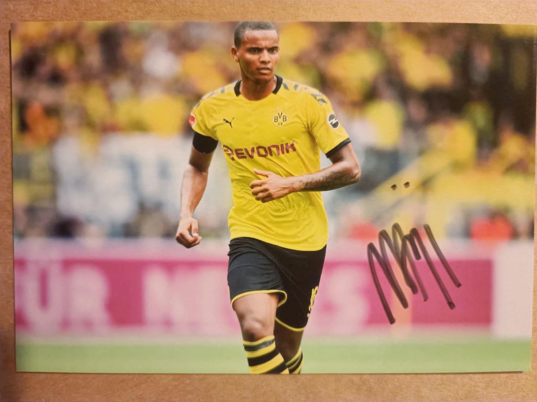 Autografi: Manuel Akanji - handsigniert – Usato da Menziken venduto da Artographs