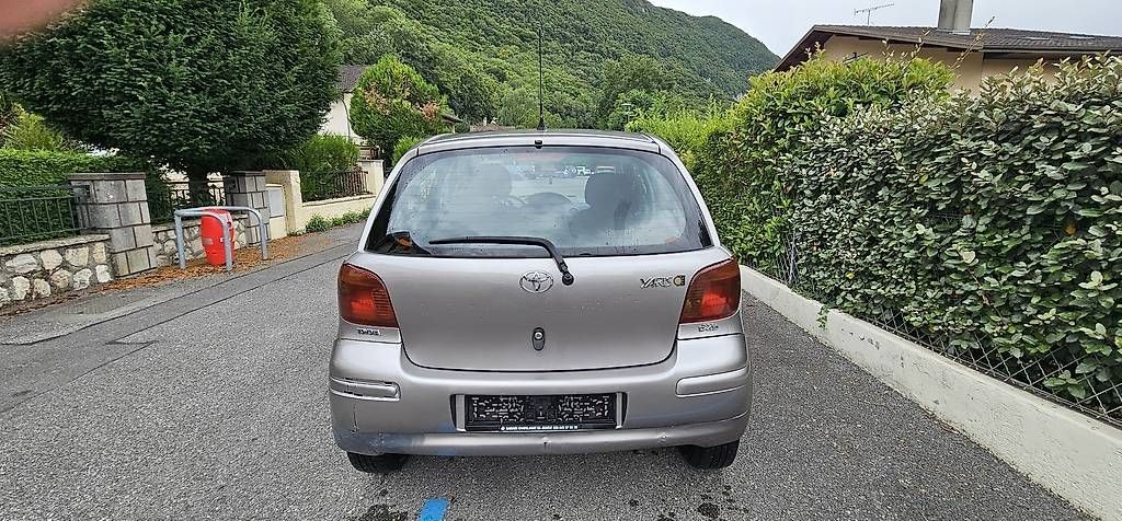 Autos: Toyota yaris – D'occasion à Onex par qsa_tlm8 2