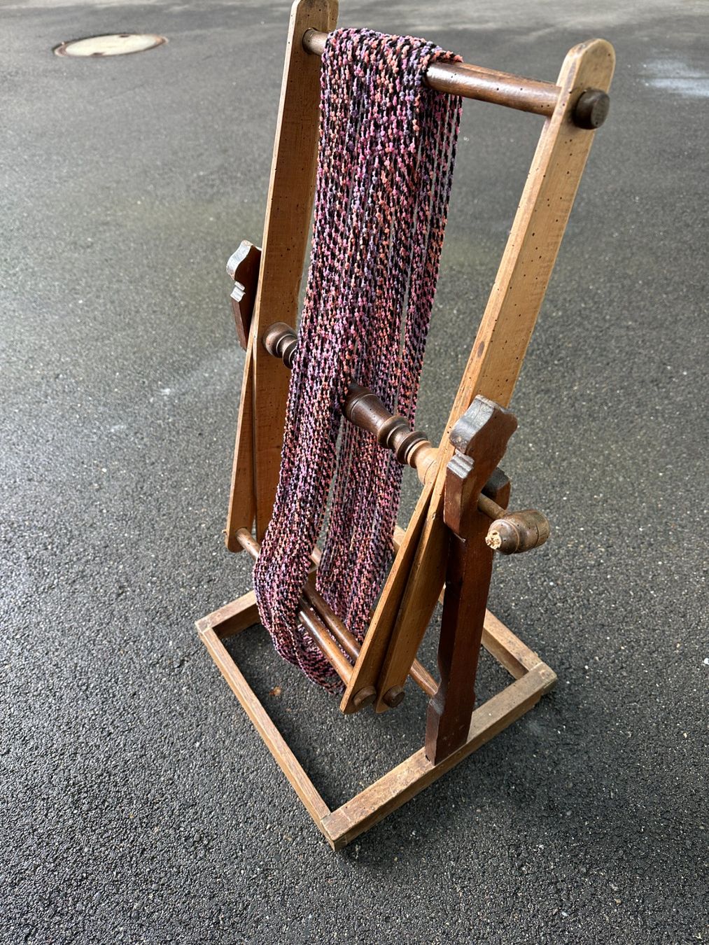 Ruote per filare: Wollwickler Haspel aus Weberei – Usato da Laupen ZH venduto da Mcafi02 1