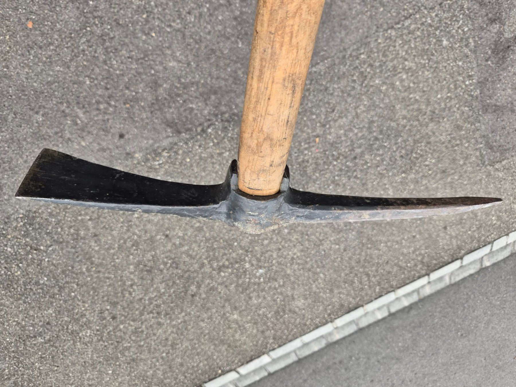 Attrezzatura da arrampicata: Spitzhacke mit Holzstiel 40cm gebraucht – Usato da Zürich venduto da Primanoctis 4