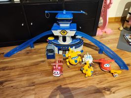 Super Wings Spielzeugset Flughafen mit Flugzeugen