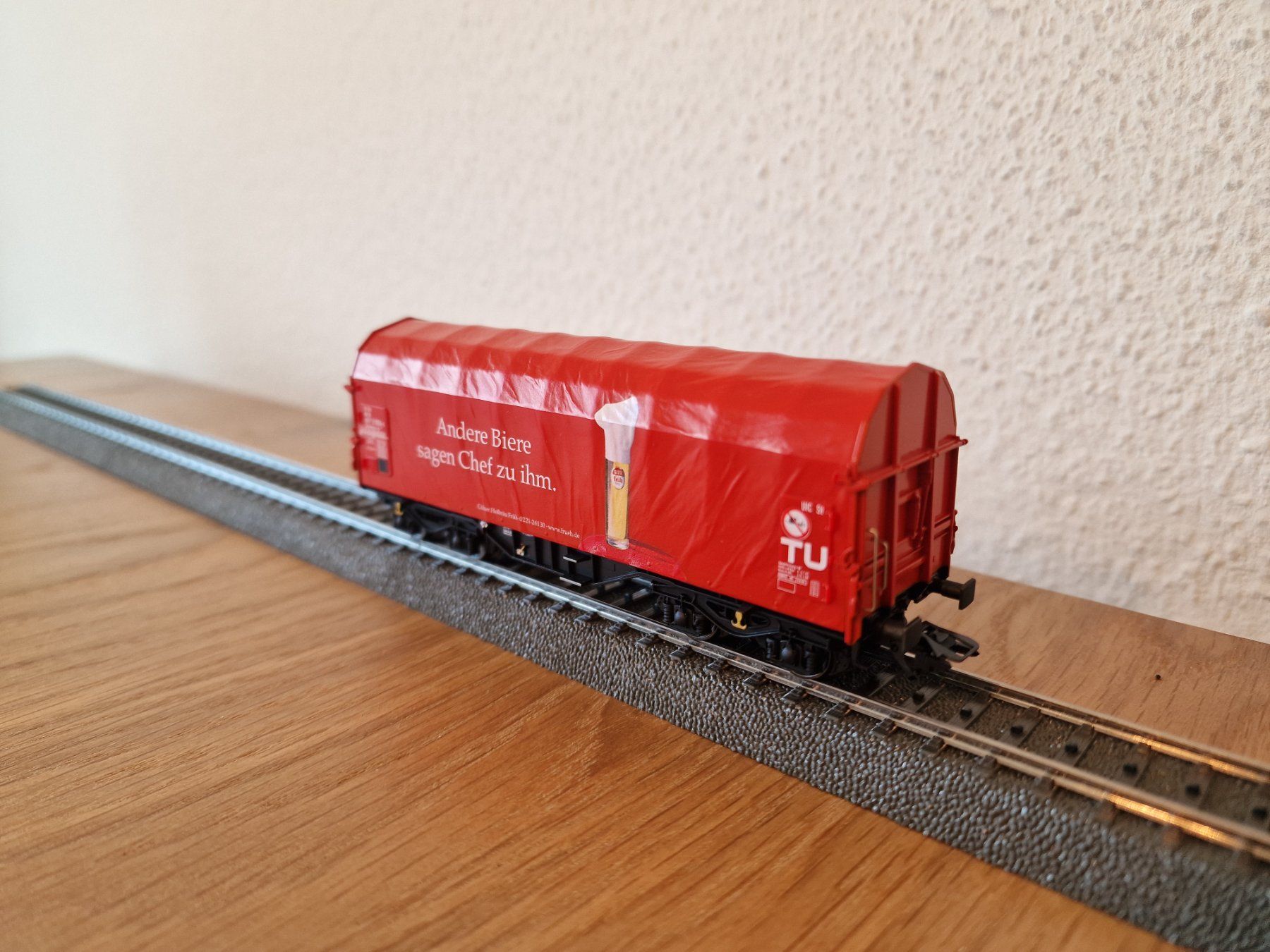 Märklin Modellini di ferrovie: DB Schiebeplanenwagen H0 – Usato da Matten b. Interlaken venduto da lor_hr9w 2