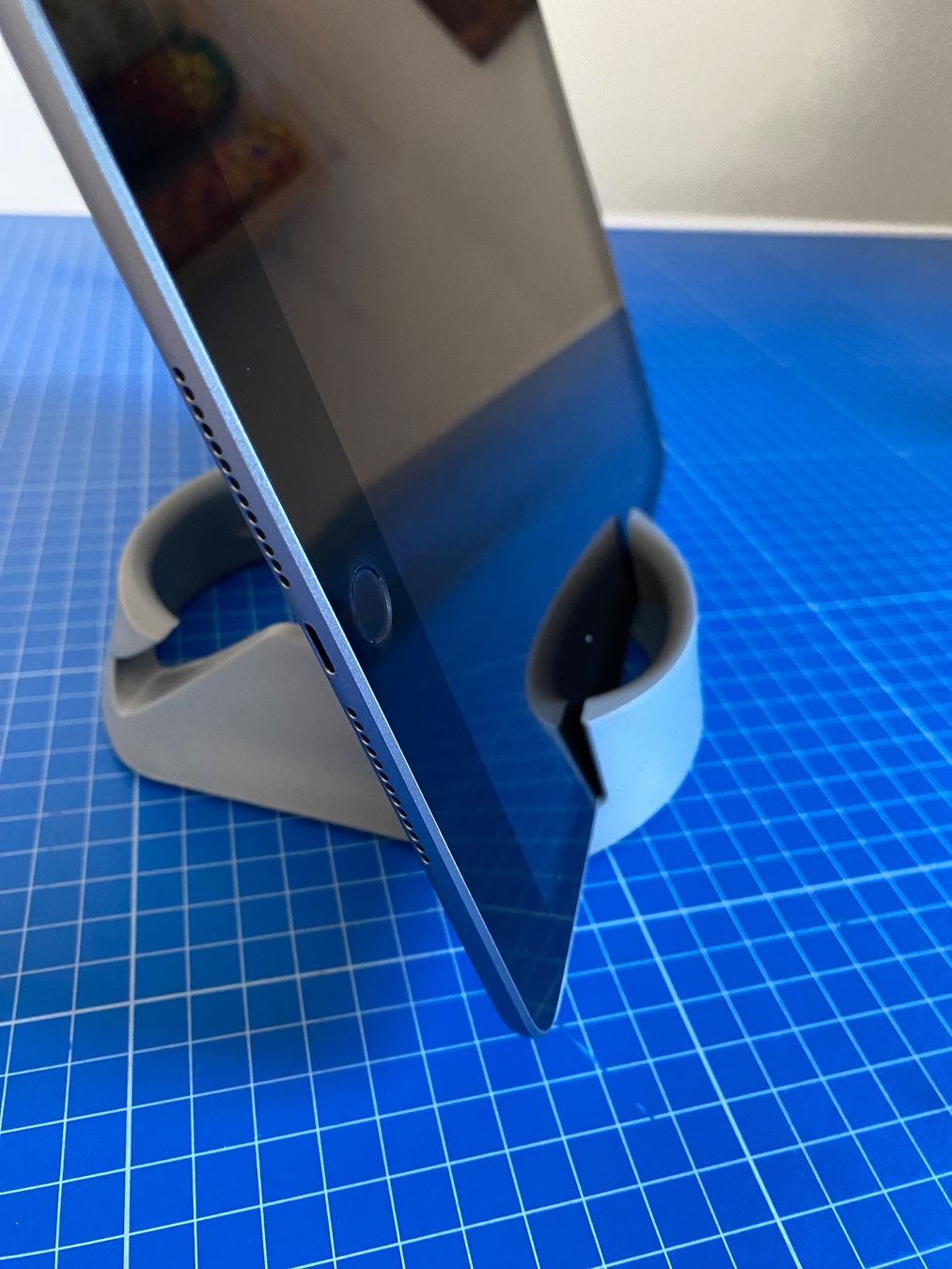 Staffa per monitor: iPad Halterung, Tischhalter – Usato da Thürnen venduto da Lilie37 1
