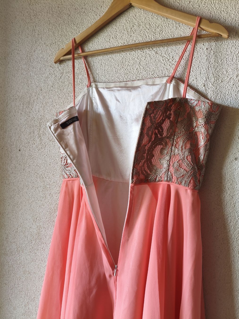 Kleider: Lachsfarbenes Minikleid mit Spitzen – Neu (gemäss Beschreibung) aus Eschikofen von anj_98vh 2