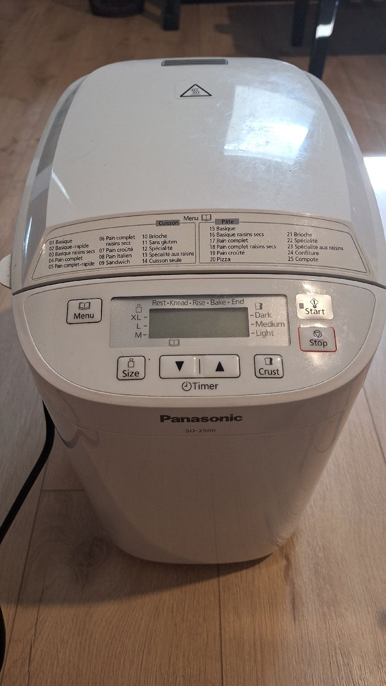 Elettrodomestici da cucina: Machine à pain Panasonic SD-YR2500 bon état – Usato da Thônex venduto da gomes.antonio