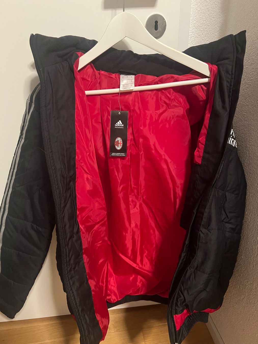 Adidas Giacche: AC Milan | Adidas Winterjacke – Nuovo (secondo la descrizione) da Boll venduto da urrasair 4