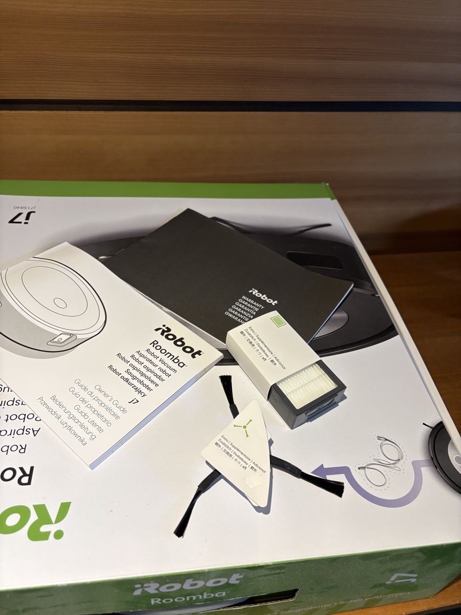 Irobot Staubsauger & Zubehör: iRobot Roomba Staubsaugroboter j7 – Gebraucht aus Schönenwerd von Qn 6